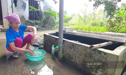 Hàng trăm hộ dân xã Thu Phong, huyện Cao Phong, tỉnh Hòa Bình đã nhiều năm không có nước sạch dùng, ảnh hưởng tới cuộc sống. Ảnh: Hùng Dân
