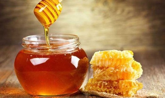 Mật ong là một trong những nguyên liệu tự nhiên có lợi cho sức khỏe. Ảnh: AFP