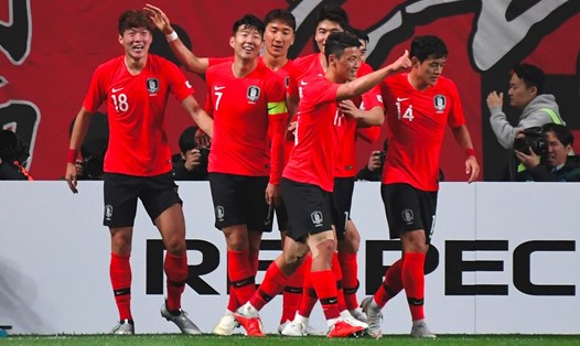 Đại diện Châu Á Hàn Quốc xuất quân ở World Cup 2022 trước Uruguay. Ảnh: AFP.