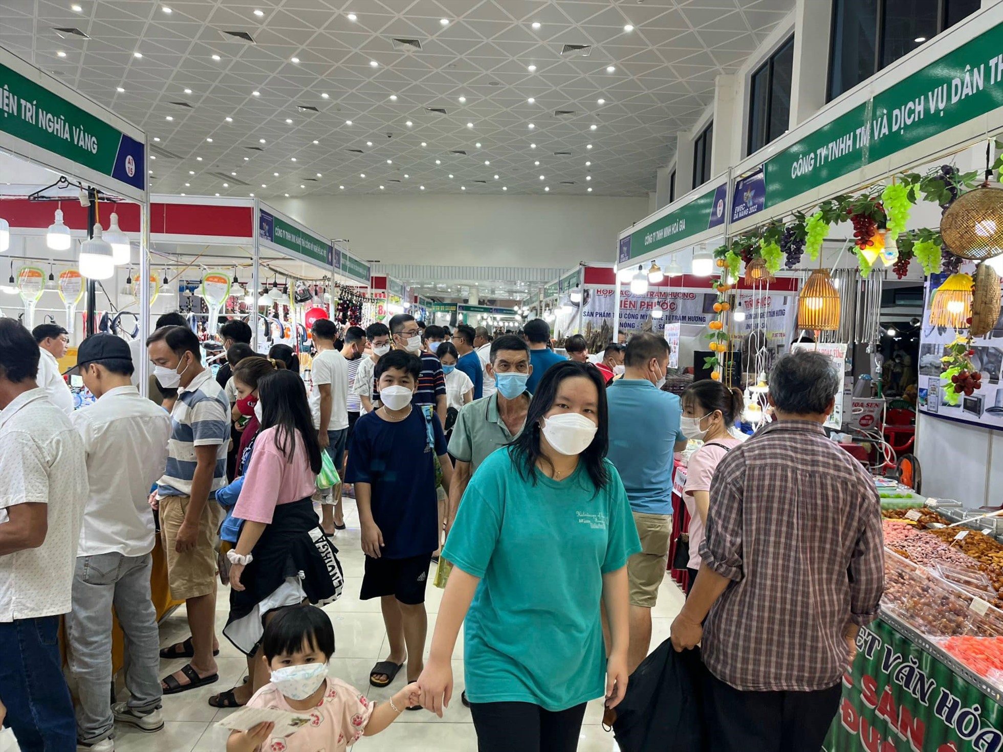 Đà Nẵng tổ chức Hội chợ Xuân 2023 với 250 gian hàng phục vụ người dân. Ảnh: Công Thương