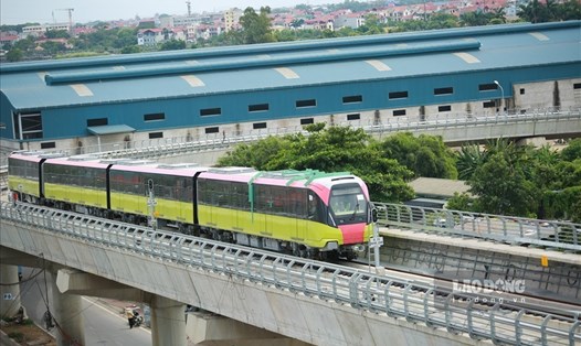 Dự kiến, tàu điện metro Nhổn – ga Hà Nội sẽ chạy thử tuyến trên cao vào ngày 5.12. Ảnh: Tô Thế