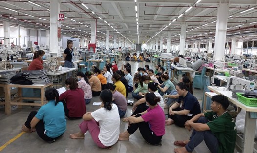 Người lao động Công ty TNHH Pousung Việt Nam tại Khu công nghiệp Bàu Xéo huyện Trảng Bom được nghỉ Tết kéo dài 10 ngày. Ảnh: Hà Anh Chiến