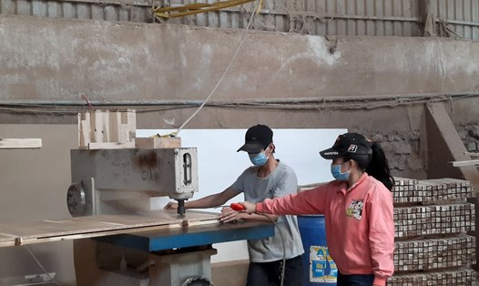 Doanh nghiệp ngành gỗ ở Đồng Nai gặp nhiều khó khăn về đơn hàng, phải cắt giảm lao động. (Hình minh hoạ). Ảnh: Văn Gia
