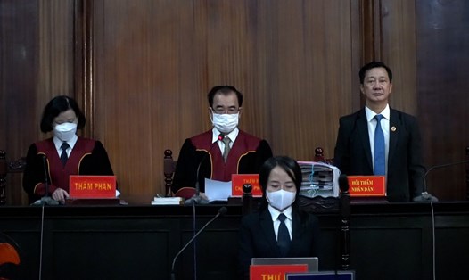 Tòa tuyên án tử hình bị cáo Nguyễn Võ Quỳnh Trang; bị cáo Nguyễn Kim Trung Thái 8 năm tù.