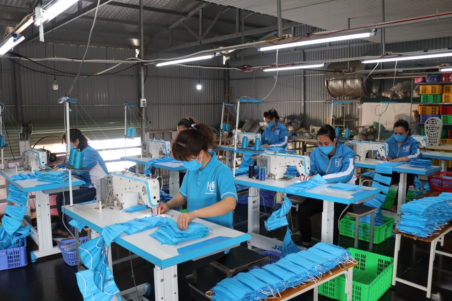 Khơi thông nguồn vốn để doanh nghiệp "vượt sóng" năm 2023. Ảnh: Lan Nhi