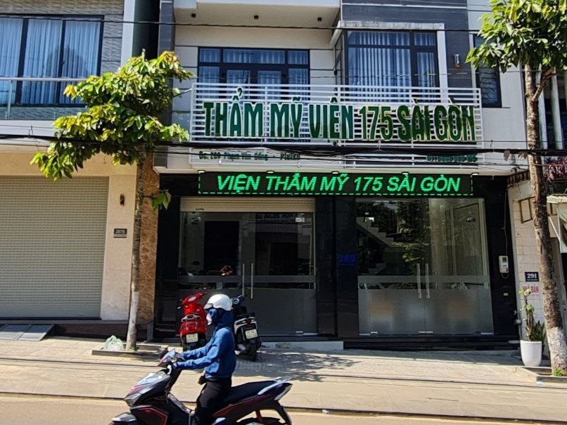 Một số cơ sở làm đẹp ở Gia Lai vi phạm. Ảnh T.T