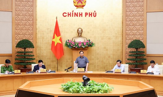 Thủ tướng Chính phủ Phạm Minh Chính chủ trì phiên họp Chính phủ chuyên đề về xây dựng pháp luật. Ảnh: Nhật Bắc