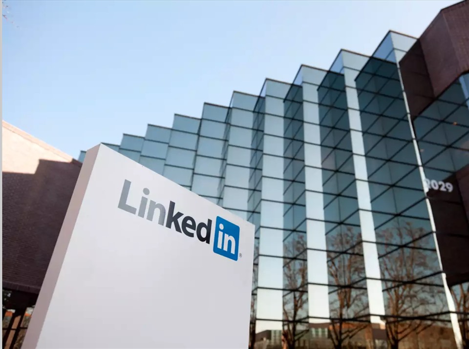 LinkedIn cho ra mắt tính năng lập trình thời gian bài đăng. Ảnh: AFP