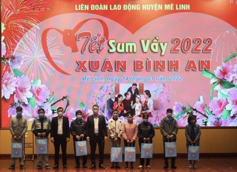 Tết Sum vầy năm 2022 do Liên đoàn Lao động huyện Mê Linh tổ chức. Ảnh: Lương Hằng