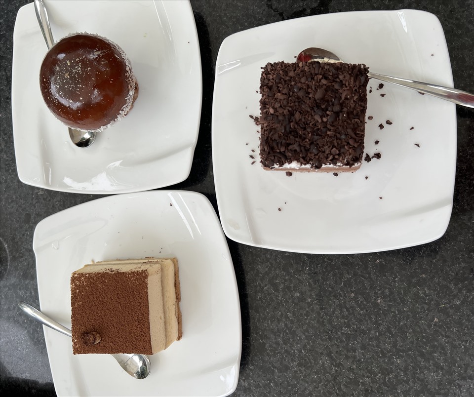 Khi ăn quá nhiều đường, đường ruột sẽ phải hoạt động nhiều hơn. Ảnh minh hoạ: Hải Anh