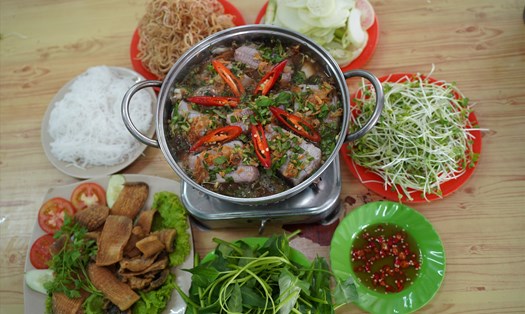 Món lẩu cá đuối được nhiều du khách ưa thích tại TP.Vũng Tàu. Ảnh: Nguyễn Lộc