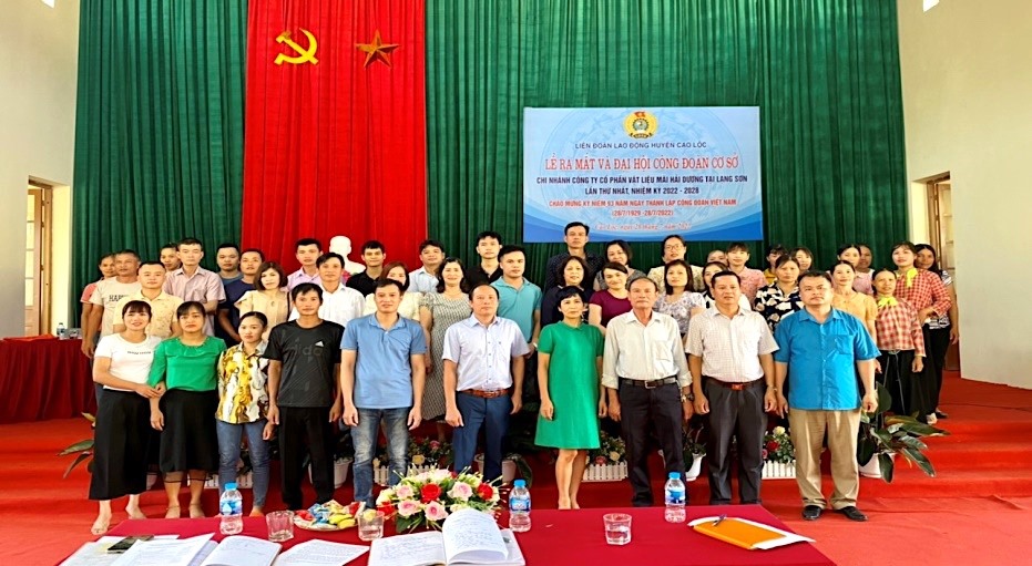 LĐLĐ huyện Cao Lộc tổ chức lễ ra mắt và Đại hội CĐCS Chi nhánh Công ty Cổ phần Vật liệu mài Hải Dương tại Lạng Sơn. Ảnh: Văn Huân