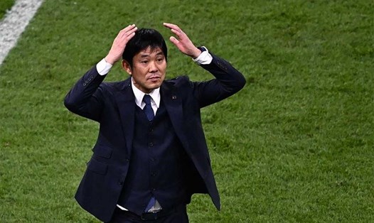 Huấn luyện viên tuyển Nhật Bản Hajime Moriyasu thất vọng sau khi đội nhà thua Costa Rica 0-1. Ảnh: AFP