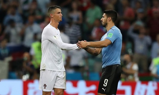 Ronaldo và Suarez từng đối đầu tại World Cup 2018. Ảnh: FIFA