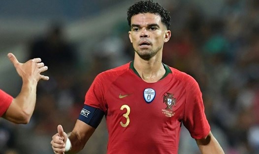 Pepe sẽ đá chính ở trận Bồ Đào Nha vs Uruguay thay cho trung vệ Danilo. Ảnh: AFP