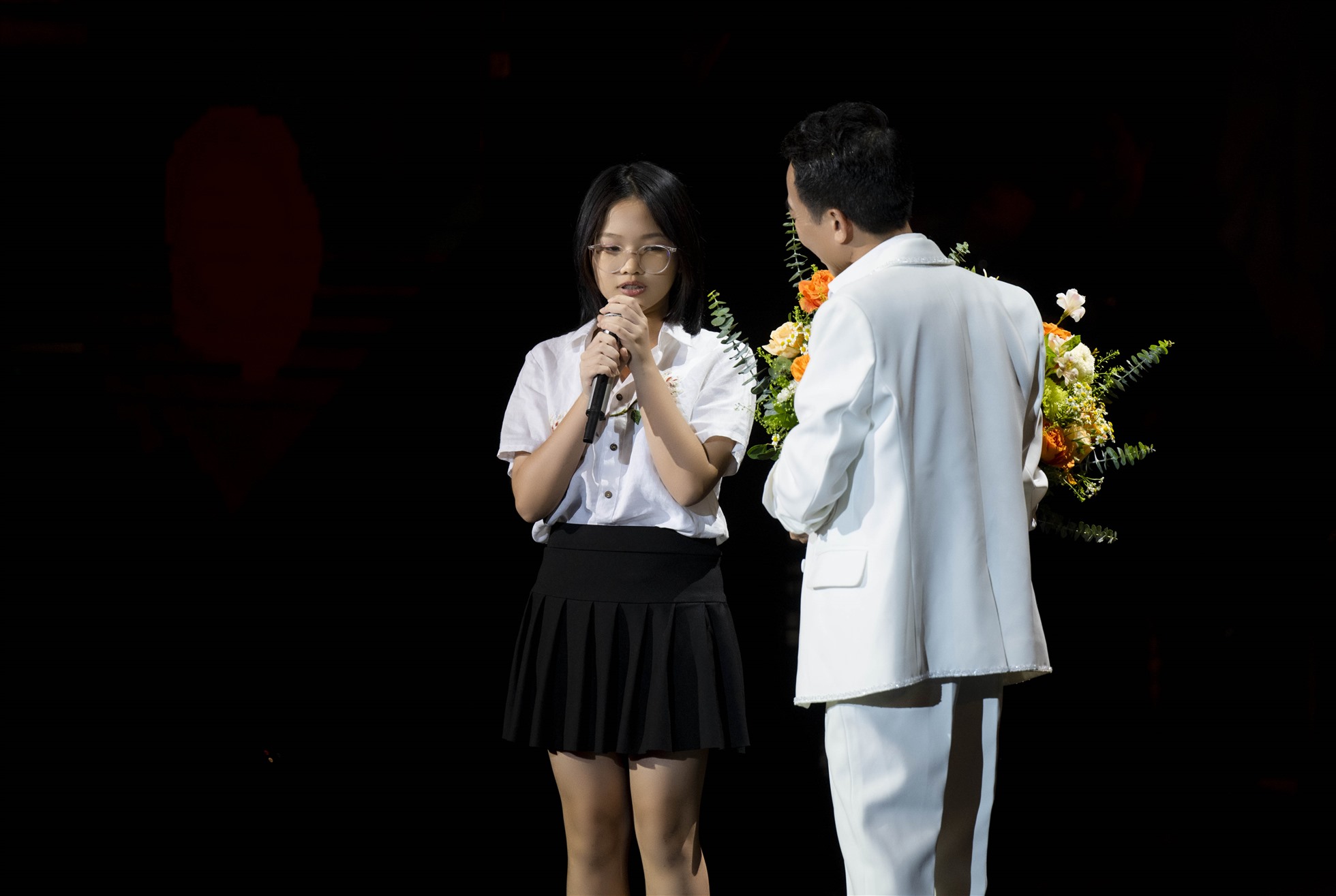 Con gái NSƯT Việt Hoàn gây xúc động trong liveshow của cha. Ảnh: Nhân vật cung cấp