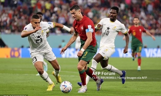 Ronaldo quyết nâng cao kỷ lục ở trận Bồ Đào Nha vs Uruguay, giúp đội nhà sớm giành vé đi tiếp. Ảnh: AFP