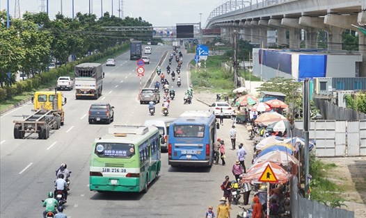 TPHCM dự kiến bổ sung 18 tuyến xe buýt kết nối các nhà ga metro số 1. Ảnh: Minh Quân