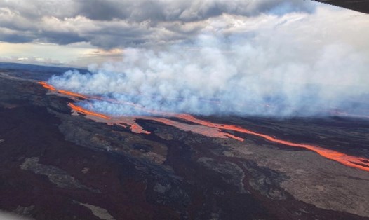 Dung nham ở phần đỉnh núi Mauna Loa, Hawaii. Ảnh: AFP