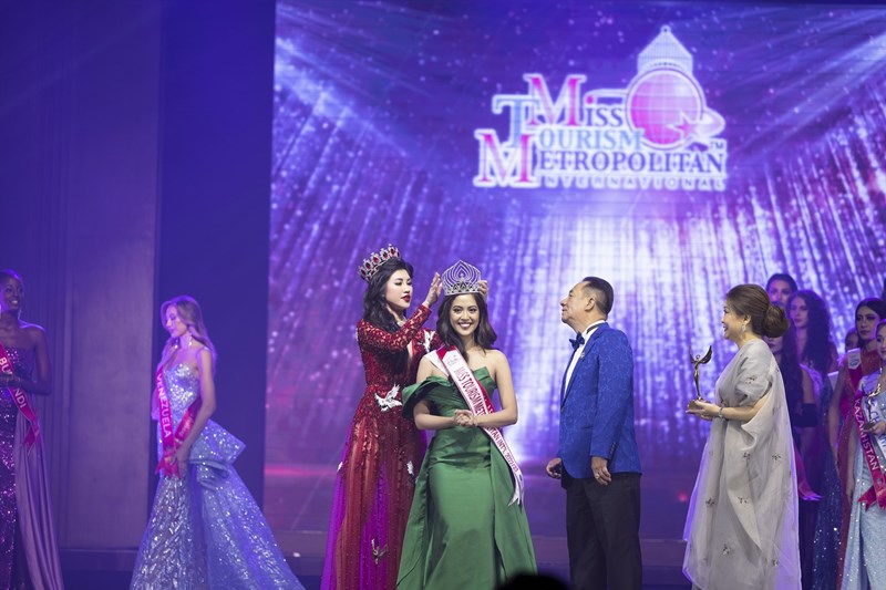นางสาวเอมิลี่ ฮง นุง นั่งแท่นรองแชมป์ Miss Tourism International 2022