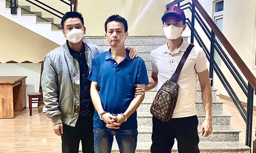Đối tượng Nguyễn Văn Hùng bị bắt giữ sau 16 năm trốn truy nã. Ảnh: Ga Mây