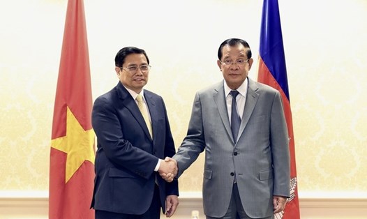 Thủ tướng Phạm Minh Chính và Thủ tướng Campuchia Hun Sen ngày 11.5 tại Thủ đô Washington D.C, Mỹ, nhân dịp tham dự Hội nghị Cấp cao đặc biệt ASEAN-Mỹ. Ảnh: VGP
