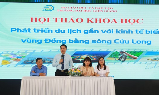 Các đại biểu đã thảo luận những khó khăn, thách thức của du lịch Đồng bằng sông Cửu Long, đặt ra những vấn đề, thực trạng về hoạt động phát triển du lịch cộng đồng đúng hướng, bền vững. Ảnh: Như Ngọc