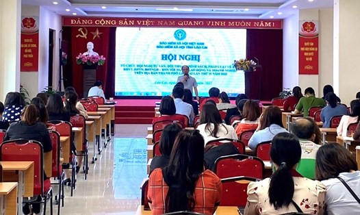 BHXH tỉnh Lào Cai tổ chức hội nghị tư vấn, đối thoại chính sách, pháp luật về BHXH, BHYT với doanh nghiệp. Ảnh: BHXH Lào Cai