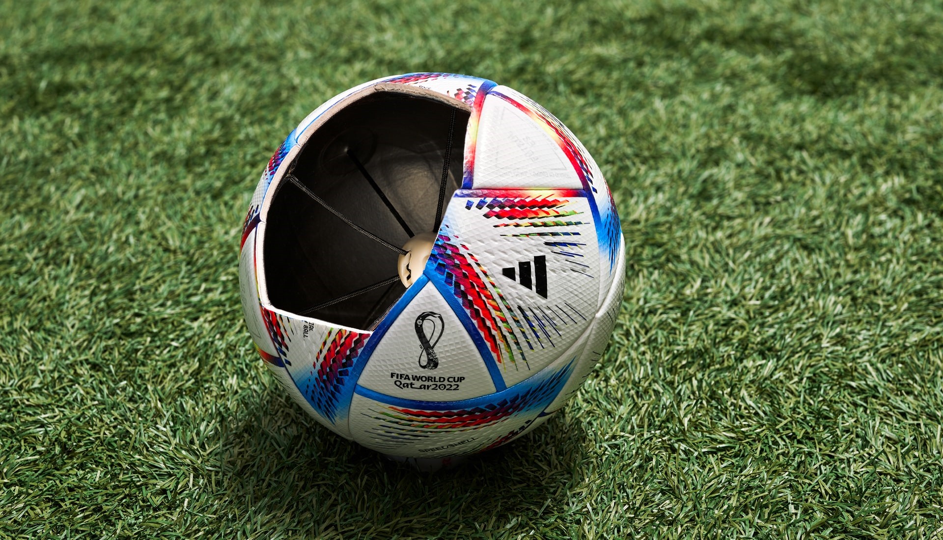 may88 chia sẻ Thú vị hình ảnh trái bóng World Cup 2022 cần... sạc điện