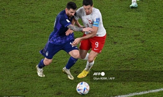 Argentina của Messi thắng để chiếm ngôi đầu bảng C, trong khi Ba Lan của Lewandowski lách qua khe cửa hẹp để đi tiếp. Ảnh: AFP