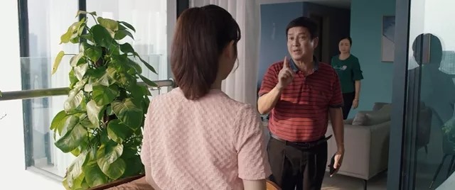 Tình tiết trong "Thông gia ngõ hẹp". Ảnh: NSX.