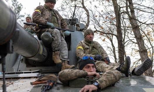 Lực lượng Ukraina trên chiến tuyến ở Kherson hồi tháng trước. Ảnh: AFP