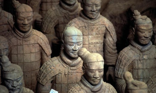 Ông Shi Xingbang có công lớn trong việc khai quật đội quân đất nung ở lăng mộ Tần Thủy Hoàng. Ảnh: Getty