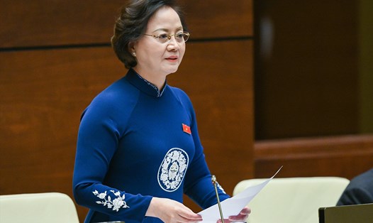 Bộ trưởng Bộ Nội vụ Phạm Thị Thanh Trà trả lời chất vấn. Ảnh: PV