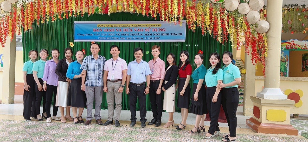Bàn giao công trình cải tạo 8 phòng vệ sinh của 4 lớp học tại Trường Mầm non Bình Thạnh (TP Hồng Ngự, tỉnh Đồng Tháp). Ảnh: Mỹ Hòa