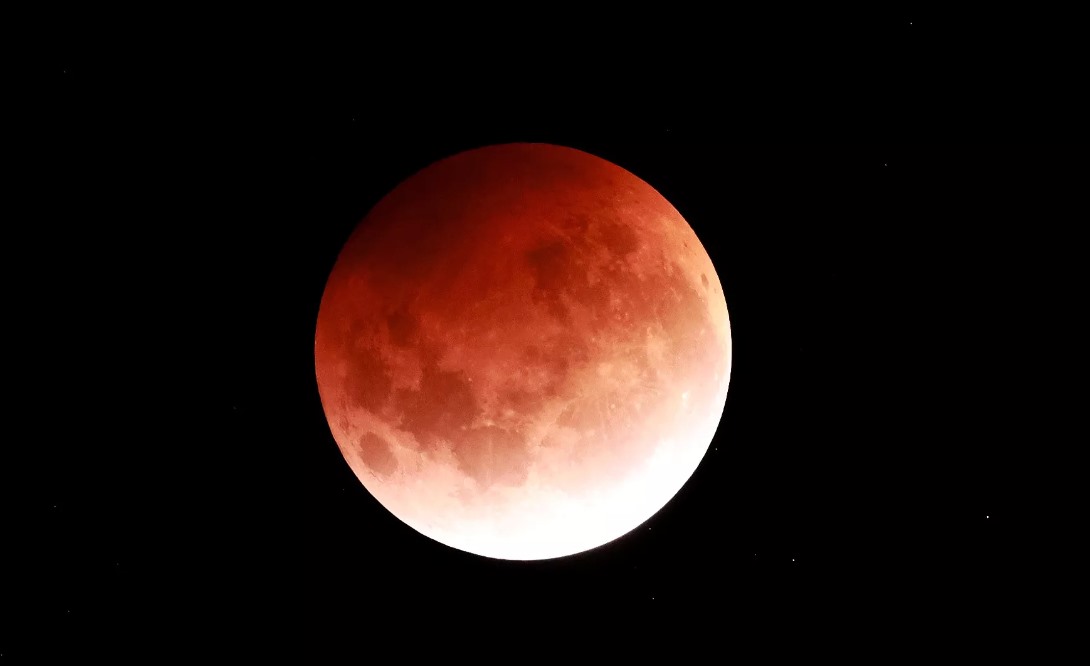Hình ảnh trăng máu đẹp độc đáo và huyền bí nhất