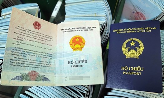 Trình Quốc hội xem xét việc bổ sung nơi sinh vào hộ chiếu mới tại kỳ họp thứ 4. Ảnh: PV