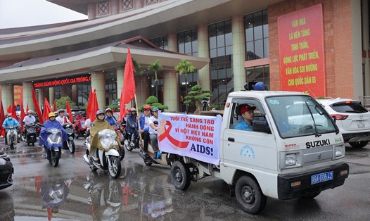 Diễu hành tuyên truyền phòng, chống HIV/AIDS. Ảnh: Cục Phòng, chống HIV/AIDS