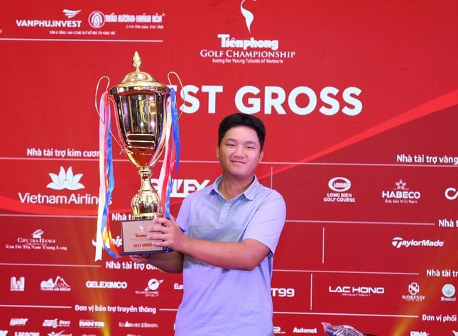 Anh Minh vô địch Tiền Phong Golf Championship, thiết lập kỷ lục mới