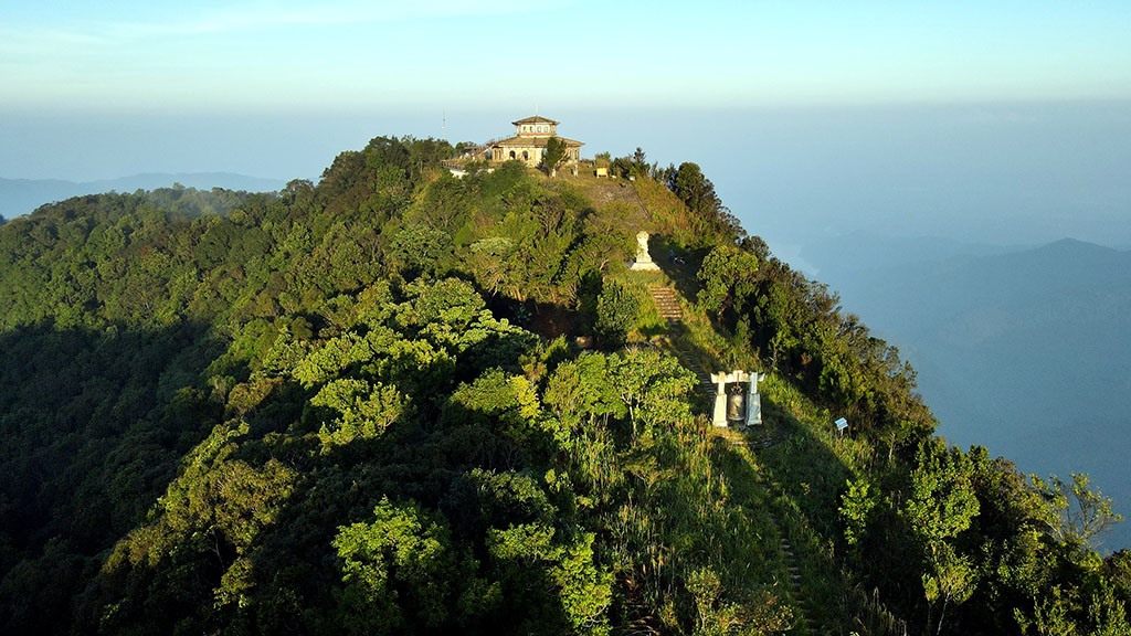 Non thiêng Bạch Mã.