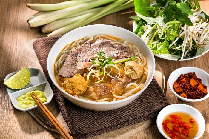 Top 10 quán bún bò Huế ngon nhất tại Hà Nội