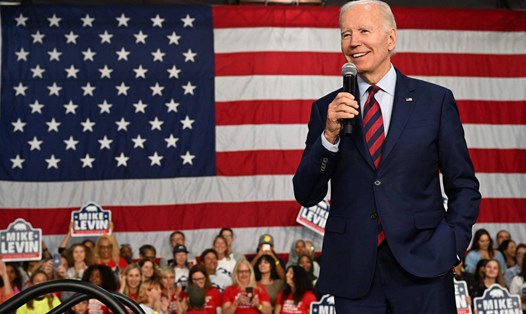 Tổng thống Joe Biden vận động cho ứng viên Đảng Dân chủ trước bầu cử giữa kỳ Mỹ. Ảnh: AFP
