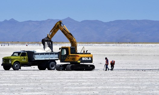Công ty Trung Quốc sẽ đầu tư 2,2 tỉ USD vào 2 dự án thăm dò lithium ở Argentina. Ảnh: AFP