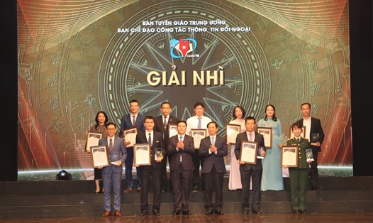 Phim an toàn bay và MV “Nhanh Lên Nhé” của Vietnam Airlines đạt Giải thưởng toàn quốc về Thông tin đối ngoại