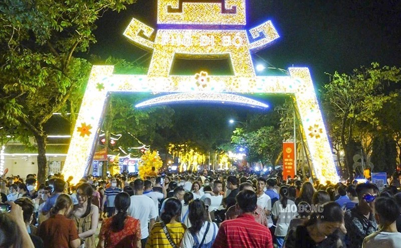 Tuyến phố đi bộ tại thành cổ Sơn Tây