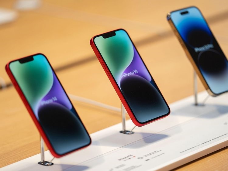 Sản lượng sản xuất iPhone 14 sẽ giảm 3 triệu máy so với kế hoạch do nhu cầu lẫn nguồn cung. Ảnh: Bloomberg