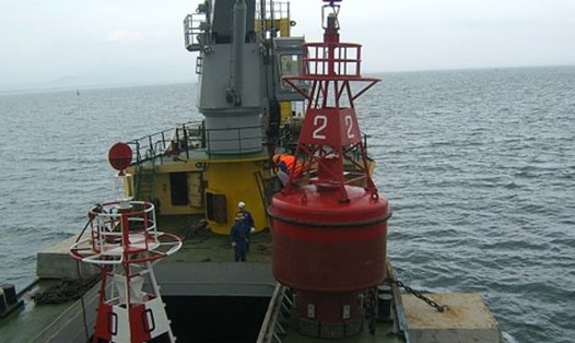 Phao báo hiệu do Tổng Công ty Bảo đảm an toàn hàng hải miền Nam quản lý.