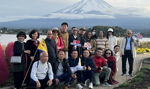 Đoàn khách Việt đầu tiên của Vietravel du lịch Nhật Bản kể từ khi quốc gia này mở cửa sau hơn 2 năm đóng biên giới vì COVID-19. Ảnh: NVCC