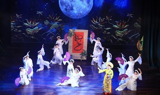 Các tiết mục tham dự Liên hoan ca múa nhạc của Hiệp hội UNESCO thành phố Hà Nội. Ảnh: TTXVN