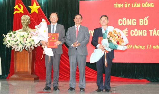 Ông Tôn Thiện Đồng (bên trái) được điều động làm Bí thư Thành ủy Bảo Lộc.